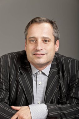 Yetişkin bir adam portresi