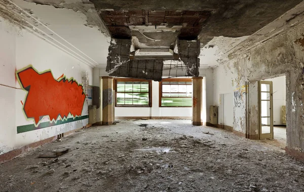 Casa abandonada, arquitetura — Fotografia de Stock