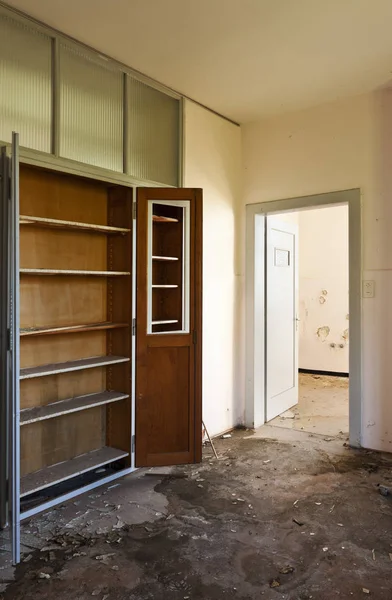 Casa abandonada, arquitetura — Fotografia de Stock