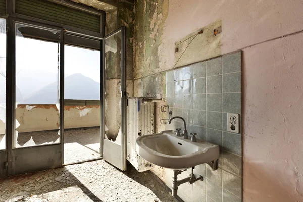 Casa abandonada, arquitectura —  Fotos de Stock