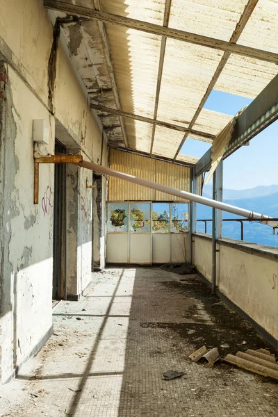 Casa abandonada, arquitetura — Fotografia de Stock