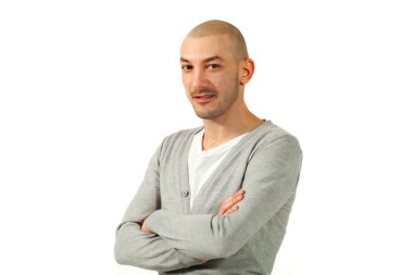 Beyaz arka plan üzerinde izole Studio, genç bir adam portresi