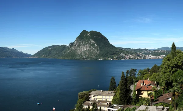 Jezioro Lugano, panoramiczny widok — Zdjęcie stockowe