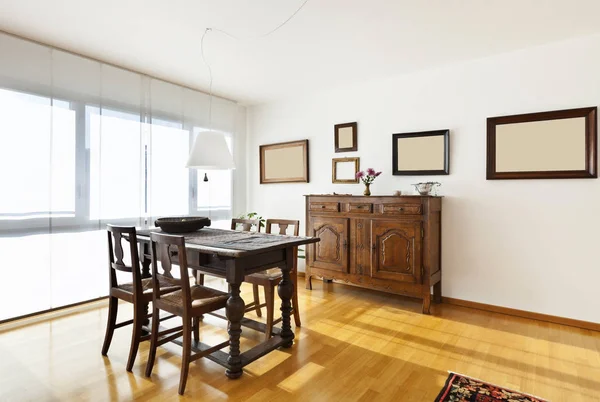 Interno della casa con pavimento in legno — Foto Stock