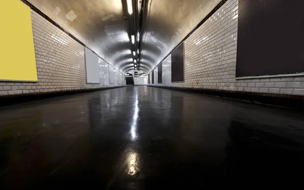 Vecchio tunnel sotterraneo — Foto Stock