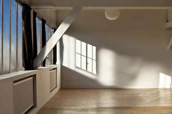 Oude loft, interieur — Stockfoto