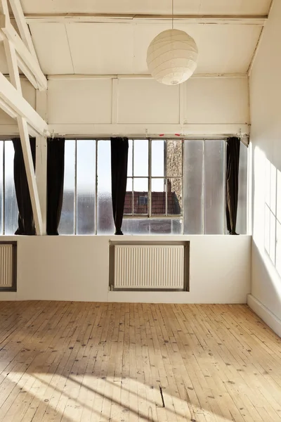 Oude loft, interieur — Stockfoto