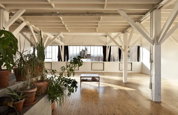 Oude loft, interieur — Stockfoto