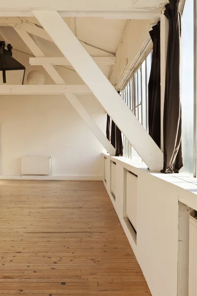 Oude loft, interieur — Stockfoto