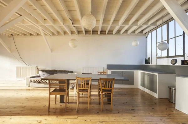 Old loft, interior — Stock Photo, Image