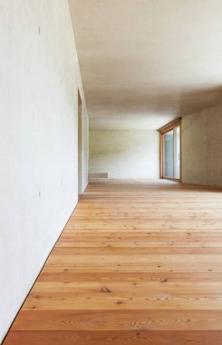 Yeni daire, beton duvarlarla iç
