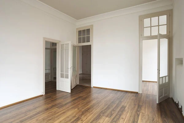 Apartamento clásico interior piso de madera — Foto de Stock