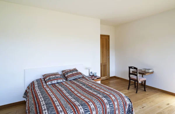 Schöne Wohnung, Innenraum, Schlafzimmer — Stockfoto