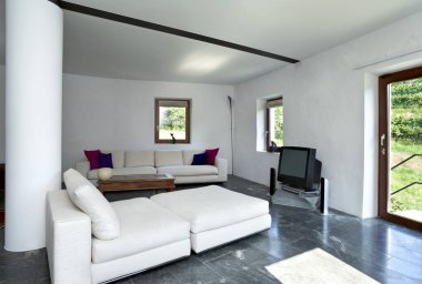 Açık alan iç etnik mobilya ile 