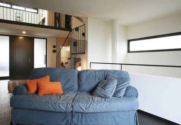 Interieur nieuw appartement, etnische meubels — Stockfoto