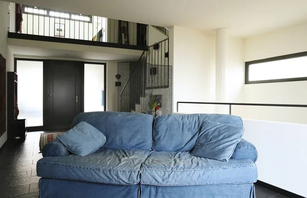Interior novo apartamento, mobiliário étnico — Fotografia de Stock