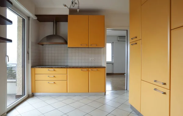 Farbiger Kücheninnenraum — Stockfoto