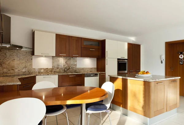 Wood and marble shiny kitchen — Stock Photo, Image