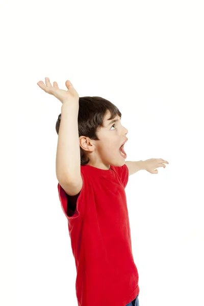 Menino com camisa vermelha no fundo branco — Fotografia de Stock