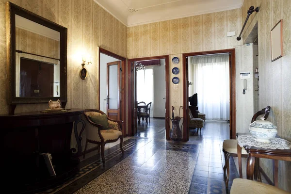 Mobili classici casa ingresso — Foto Stock