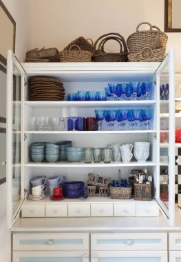 Eski kule içine modern bir konut dönüştürdü