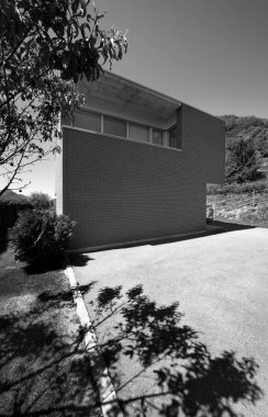 tuğla ev, Bahçe Manzarası