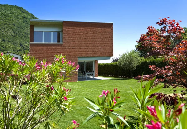 Brick house, view from the garden — Stock Photo, Image