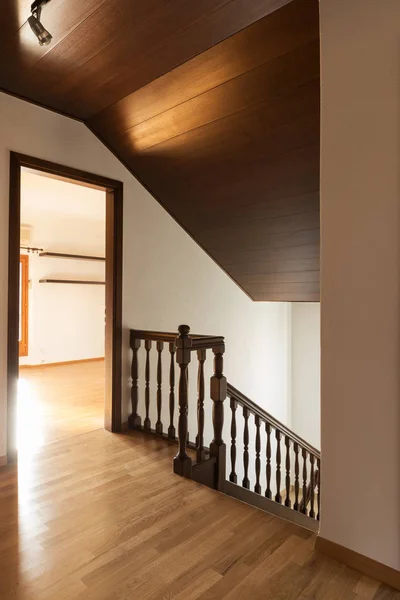 Corridor in a empty house, nobody — Stock Photo, Image