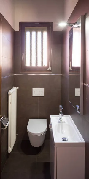 Banheiro em uma casa privada — Fotografia de Stock