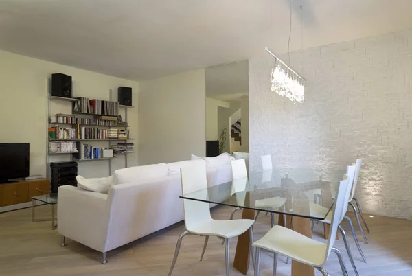 Modern arkitektur, nya möblerad lägenhet — Stockfoto