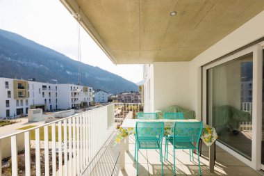Balkon dış mekan mobilyaları ile