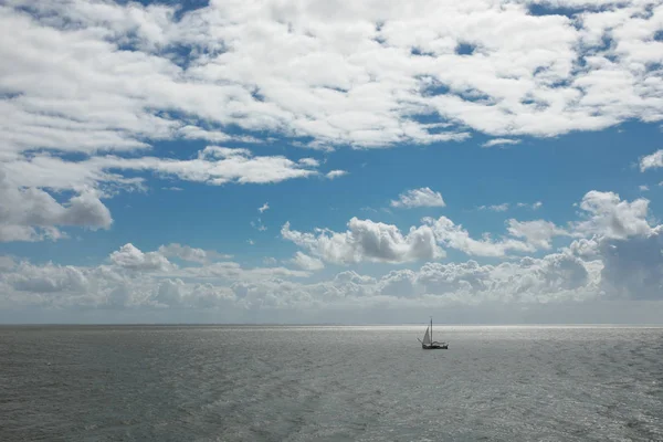 Lucht, de zee en de wolken — Stockfoto