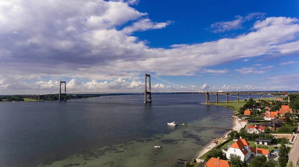 Neue kleine Gürtelbrücke aus Drohnensicht — Stockfoto