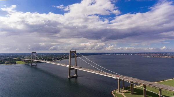 Nieuwe riem bruggetje vanuit drone — Stockfoto