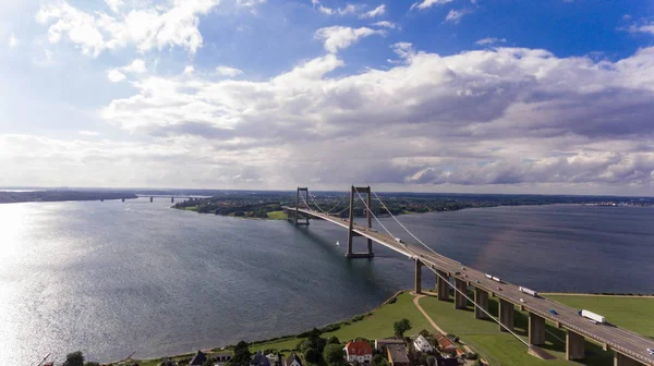 Nieuwe riem bruggetje vanuit drone — Stockfoto