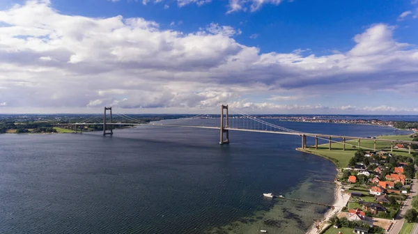 Nieuwe riem bruggetje vanuit drone — Stockfoto