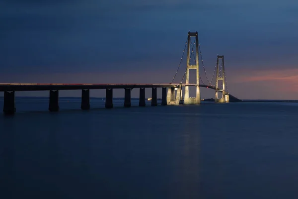 Storeb ltsbroen γέφυρα κατά το ηλιοβασίλεμα — Φωτογραφία Αρχείου