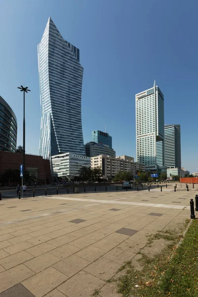 Moderne ingebouwde in Warschau, Polen — Stockfoto