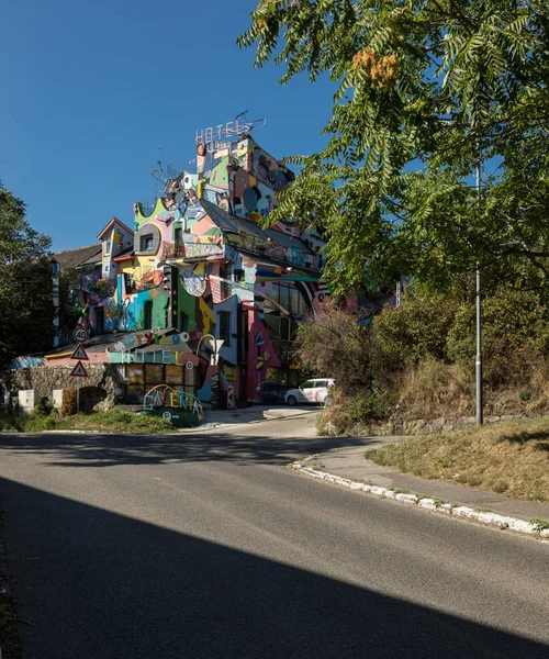 Barevný hotel v Bratislavě — Stock fotografie