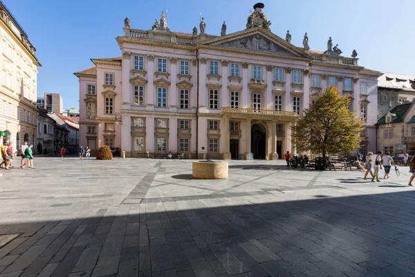 Traditional building in Bratislava — Stock Photo, Image