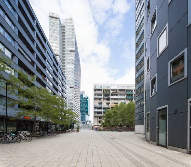 Modern Bina dış, yaz saati