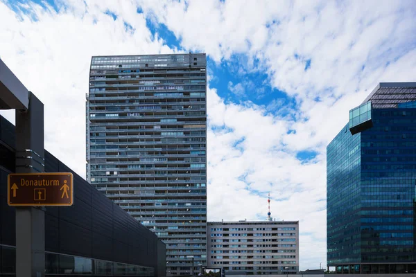 Signaal op moderne metrostation — Stockfoto