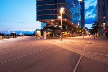 Wien ve gece onun inşaat