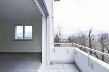 Balkon dış manzara görüntülemek
