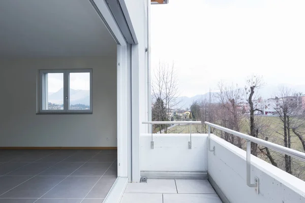 Balkon dış manzara görüntülemek — Stok fotoğraf