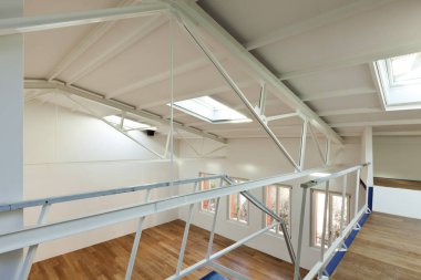 Modern Daire, tasarım çatı