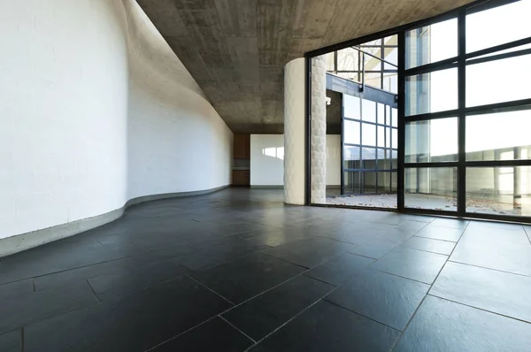 Interior de la nueva casa moderna no está amueblado —  Fotos de Stock