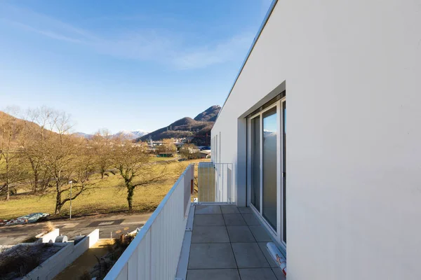 Vista desde el balcón del valle suizo —  Fotos de Stock