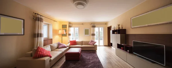 Sala de estar mobilada em um apartamento moderno — Fotografia de Stock