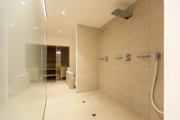 Spa shower at a private residence — Stockfoto